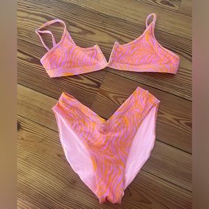 Super cute pink and white oneone bikini SET New w/ out tags Size small